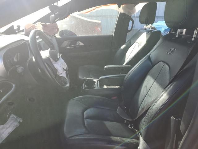 2020 Chrysler Pacifica Touring l