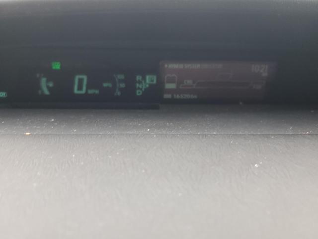 2010 Toyota Prius iii