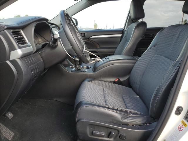 2015 Toyota Highlander le Plus