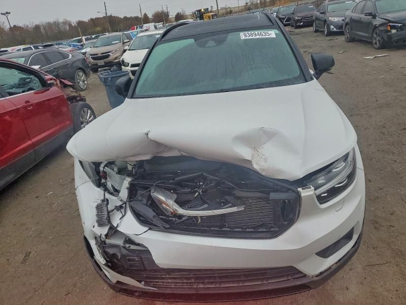 2021 Volvo Xc40 T5 R-design