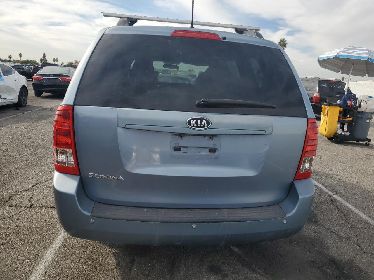 2012 KIA Sedona lx