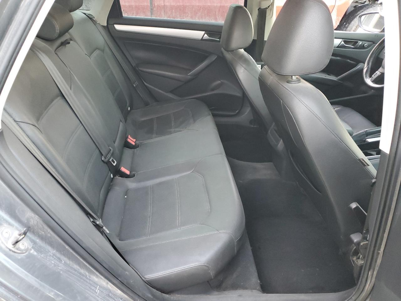 2012 Volkswagen Passat se