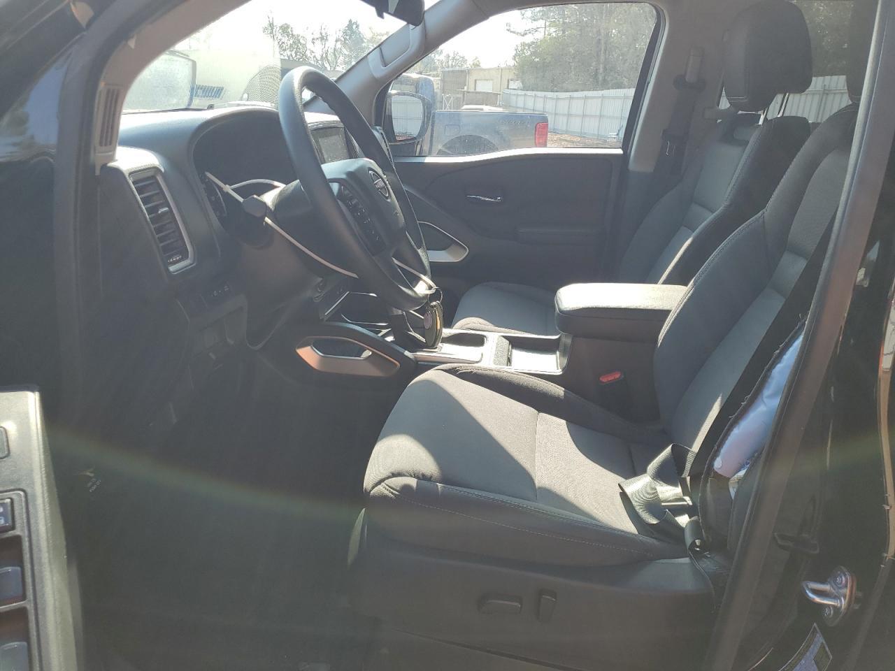 2023 Nissan Frontier s