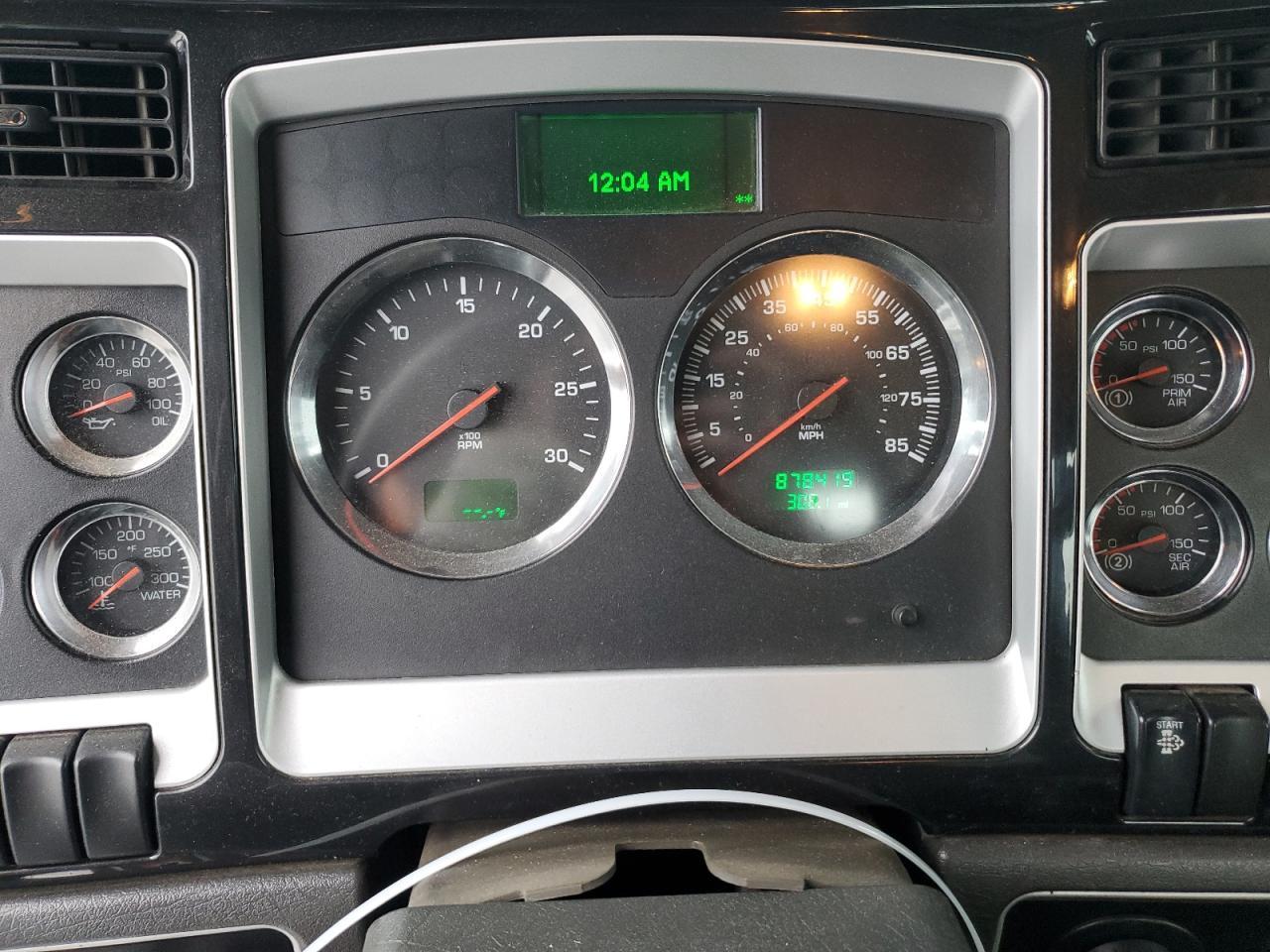 2013 Kenworth T660 Semi Truck