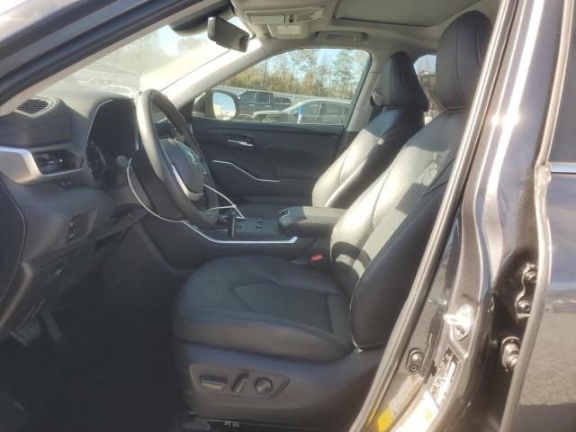 2025 Toyota Highlander Hybrid xle