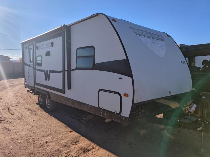 2015 Winnebago Minnie Win-trailer