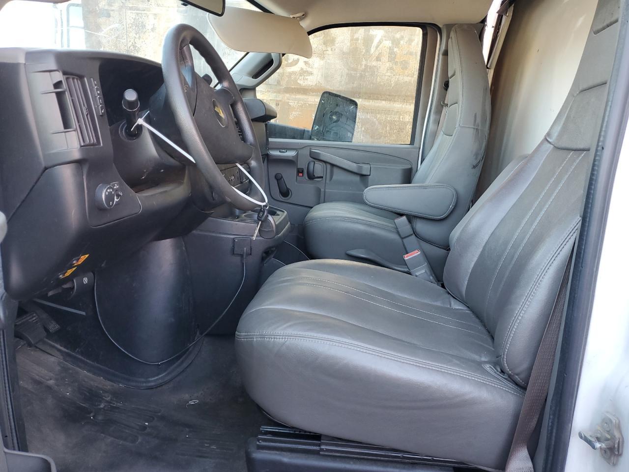2020 Chev Rolet Express G4500 BOX Truck