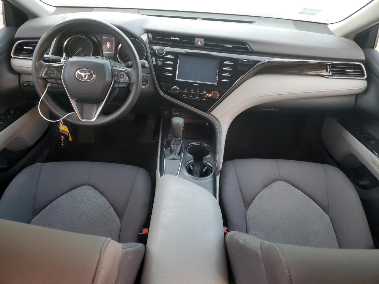2020 Toyota Camry le
