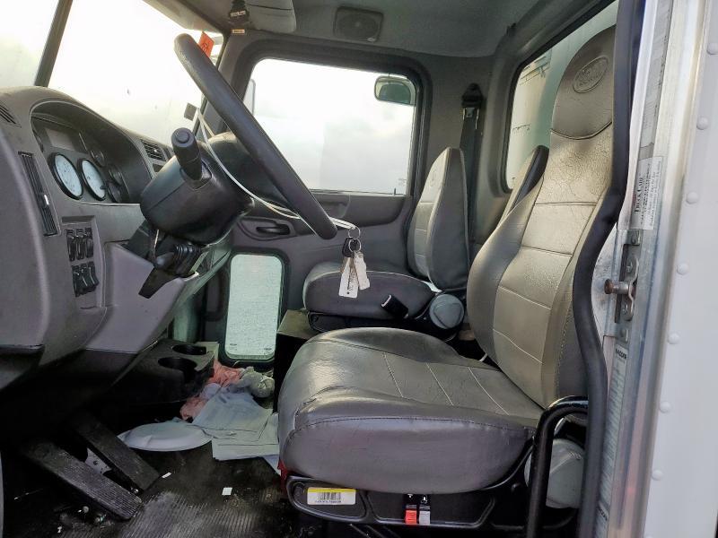 2014 Peterbilt 337 Delivery Truck