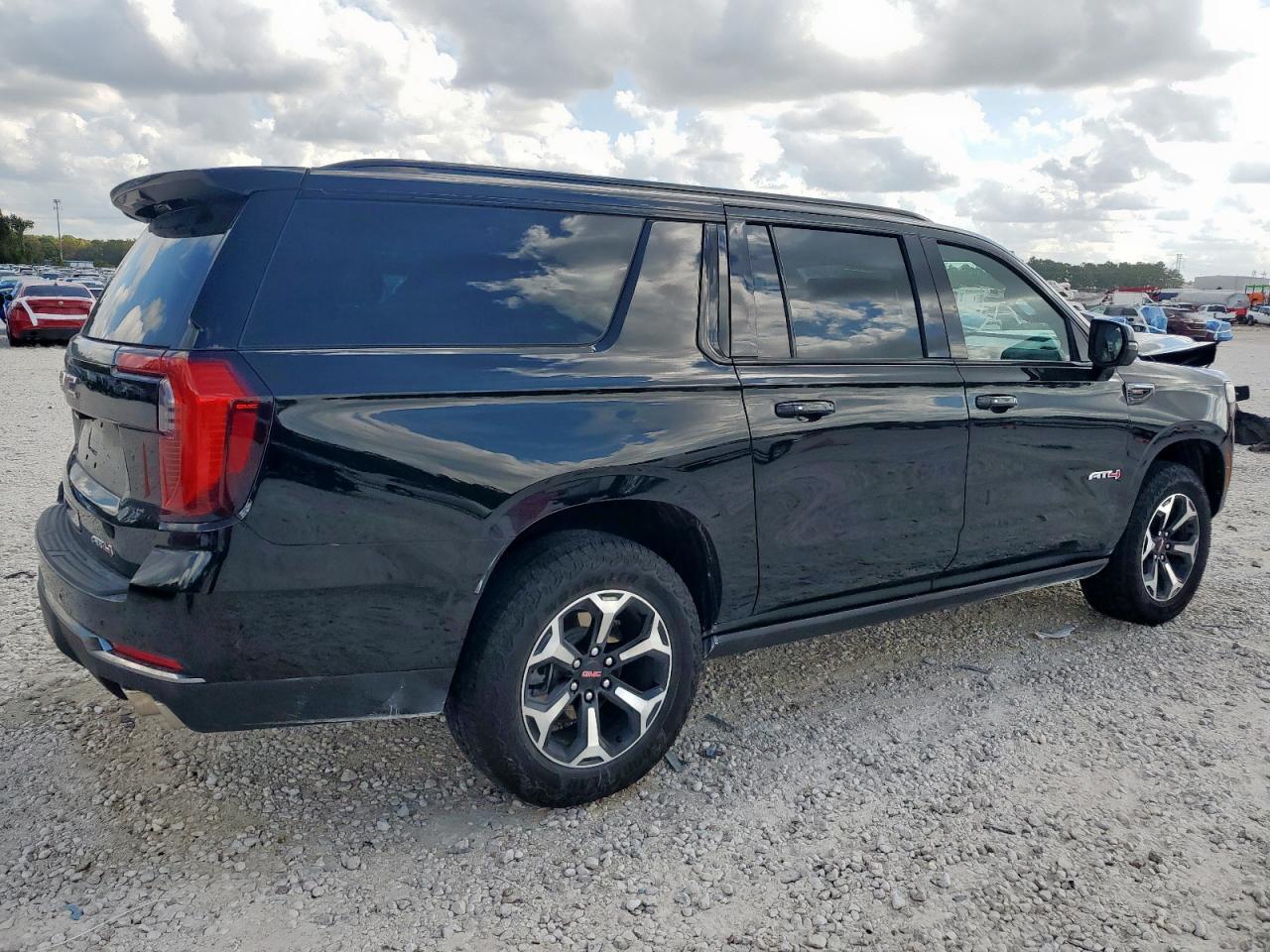 2025 GMC Yukon xl AT4