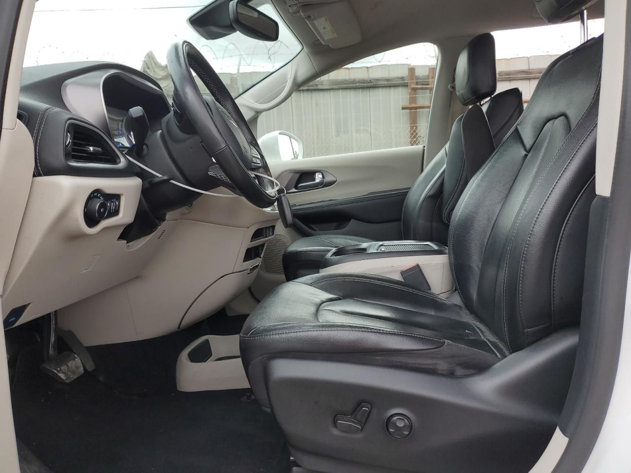 2022 Chrysler Pacifica Hybrid Touring l