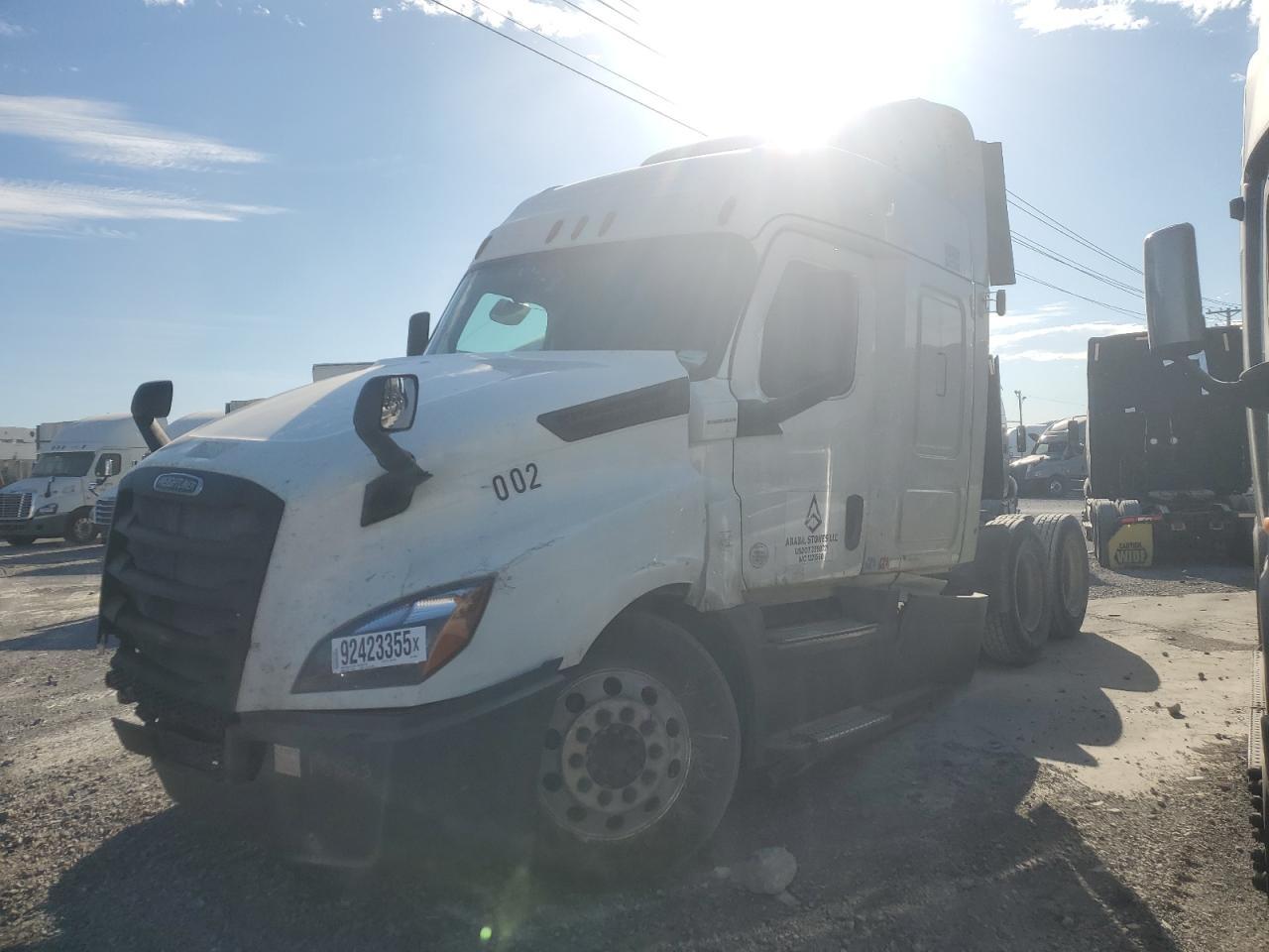 2019 Freightliner Cascadia 126