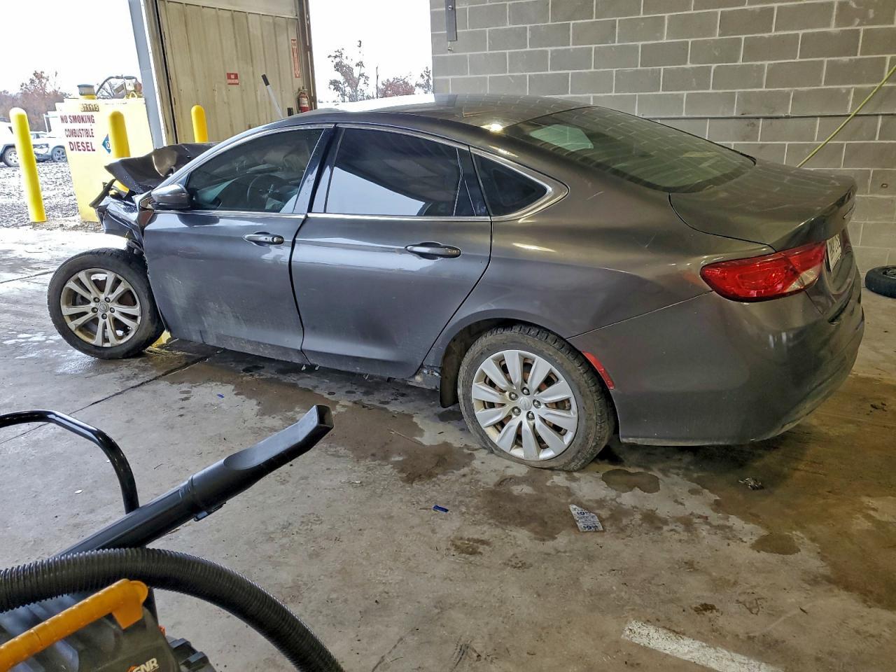 2015 Chrysler 200 lx