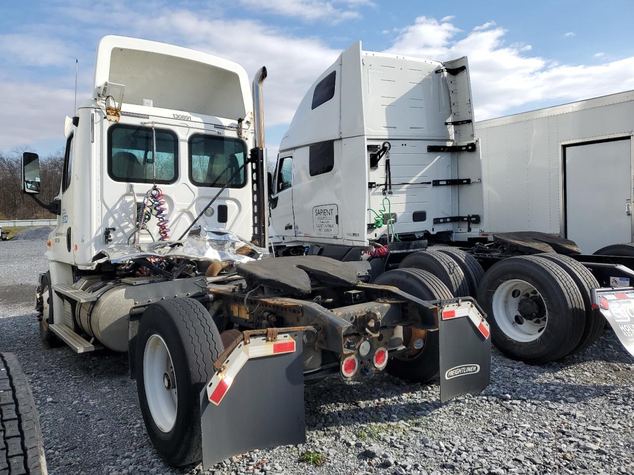 2013 Freigliner Cascadia 113
