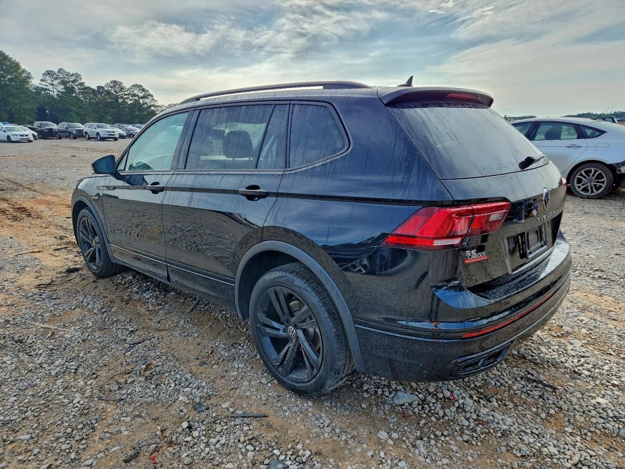 2024 Volkswagen Tiguan se R-line Black