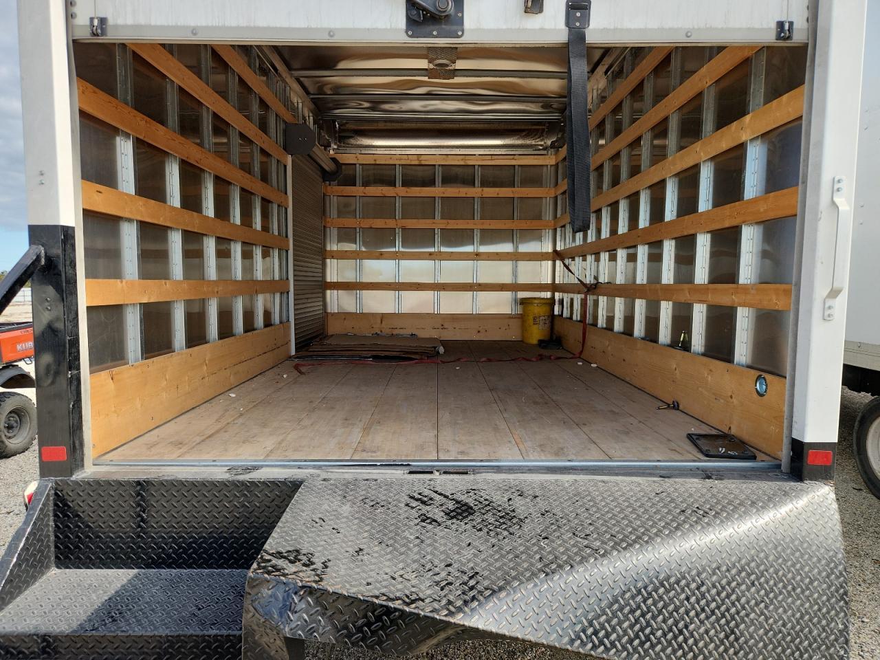 2024 Isuzu NPR HD BOX Truck