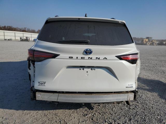 2022 Toyota Sienna xle 8-passenger