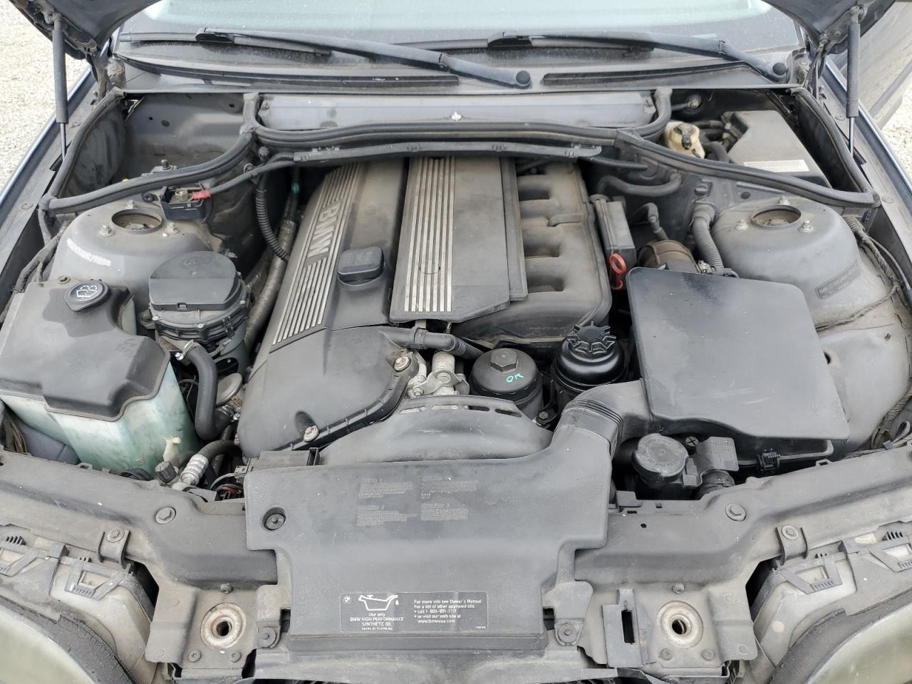 2002 BMW 325 i