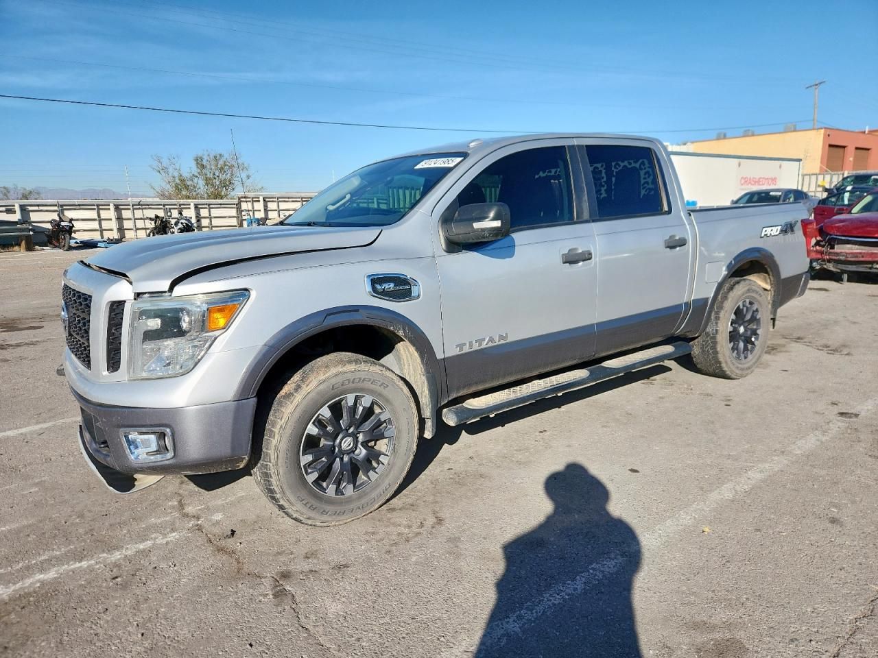 2017 Nissan Titan sv