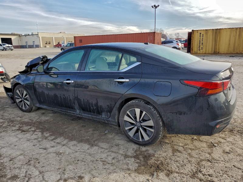 2021 Nissan Altima sv