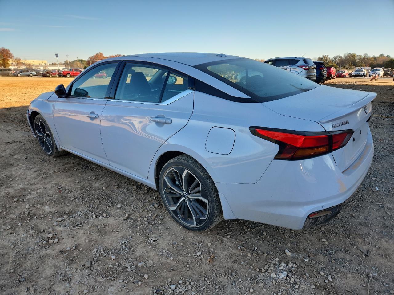 2025 Nissan Altima sr