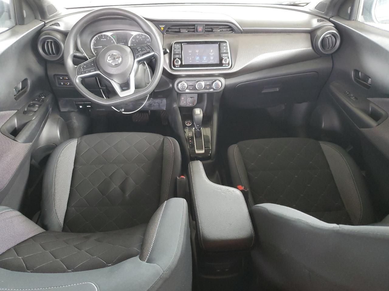 2020 Nissan Kicks s