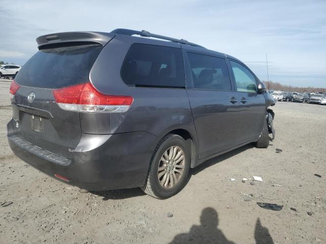 2014 Toyota Sienna xle