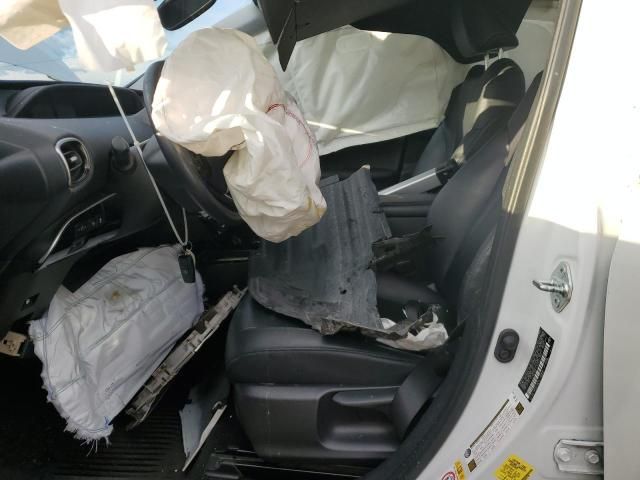 2021 Toyota Prius le