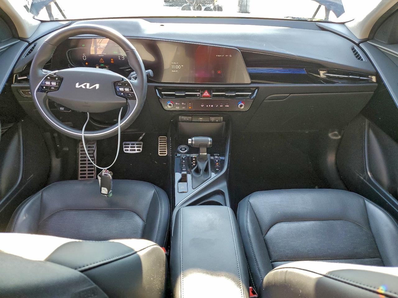 2023 KIA Niro sx