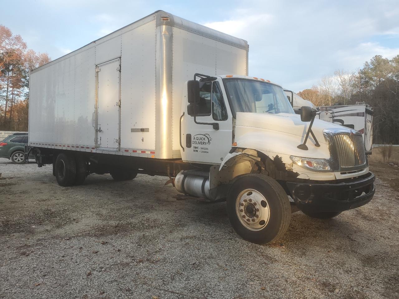 2018 International 4300 BOX Truck