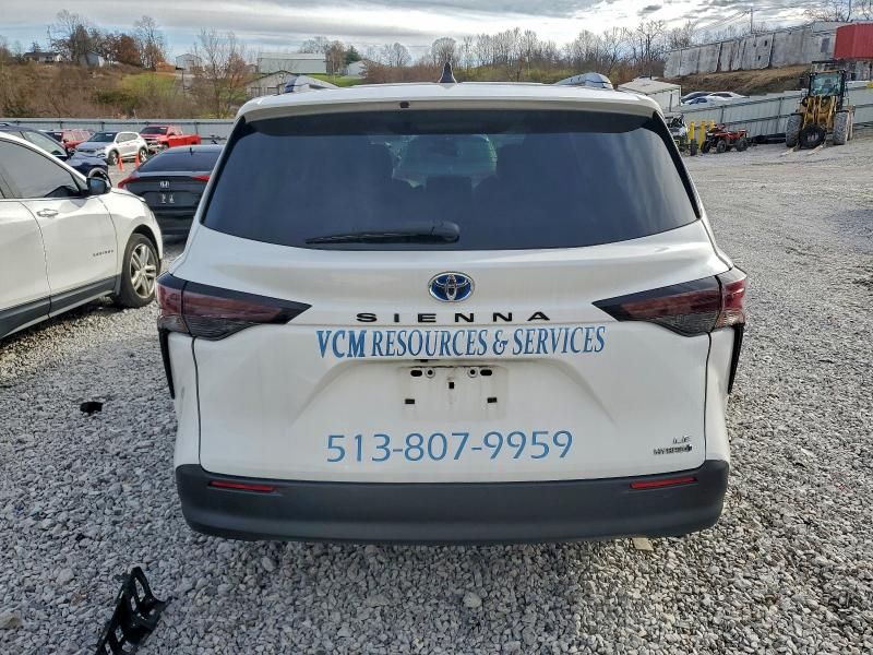 2023 Toyota Sienna le