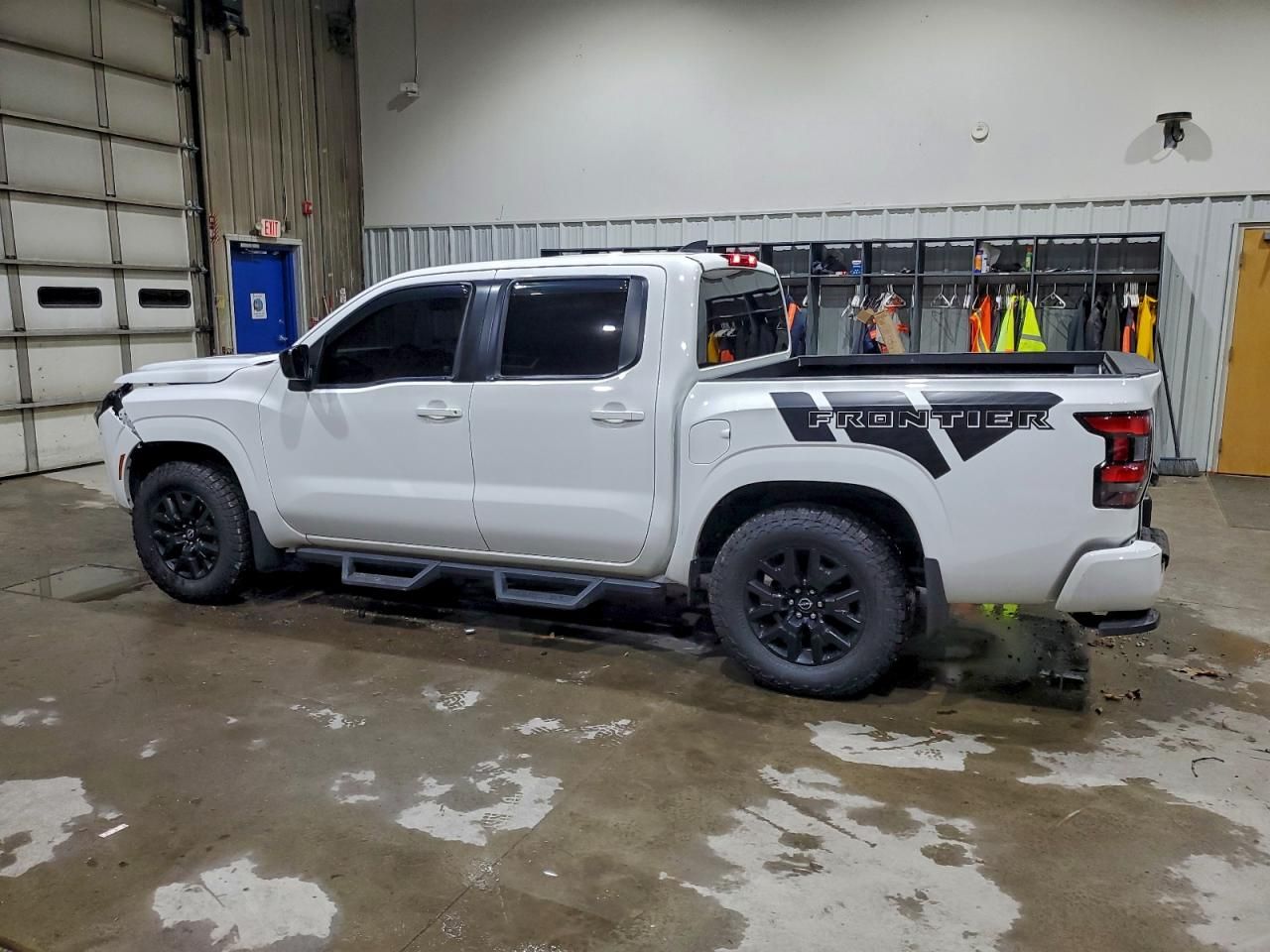 2023 Nissan Frontier s