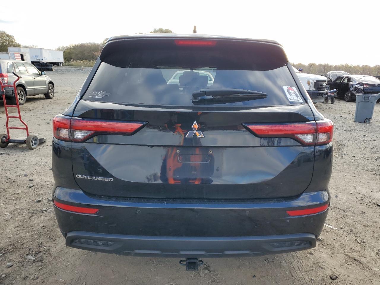 2022 Mitsubishi Outlander es