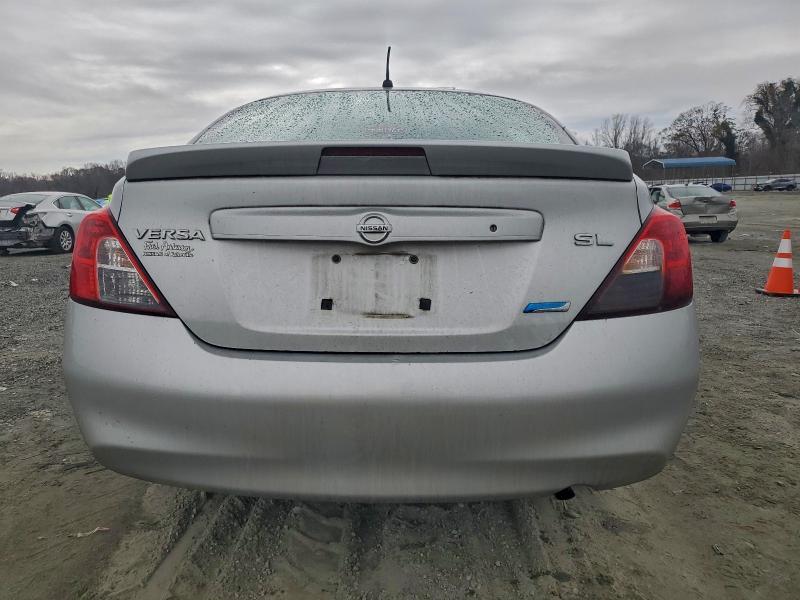 2013 Nissan Versa 1.6 s