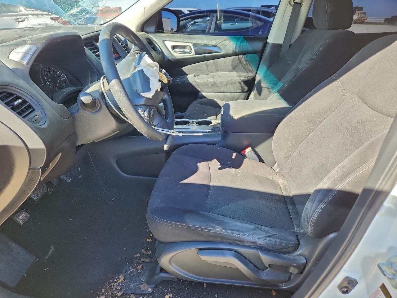 2015 Nissan Pathfinder s