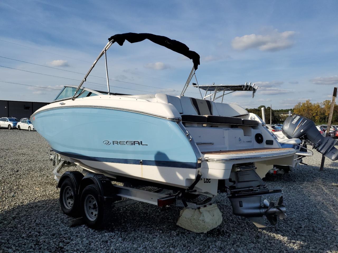 2017 Regal 2565 Boat