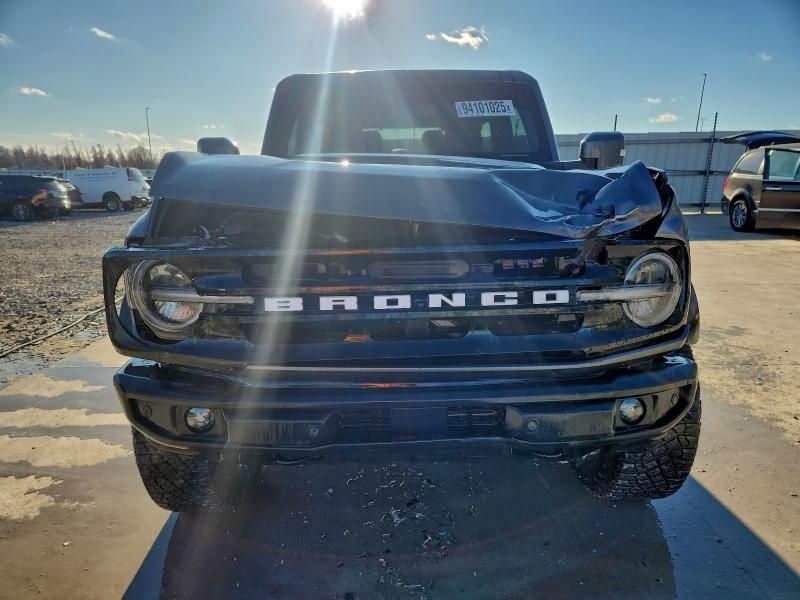 2023 Ford Bronco Base