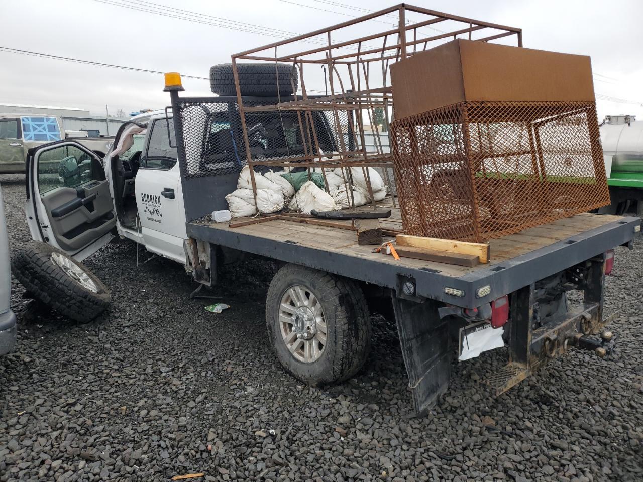 2019 Ford F350 Super Duty Flatbed Truck