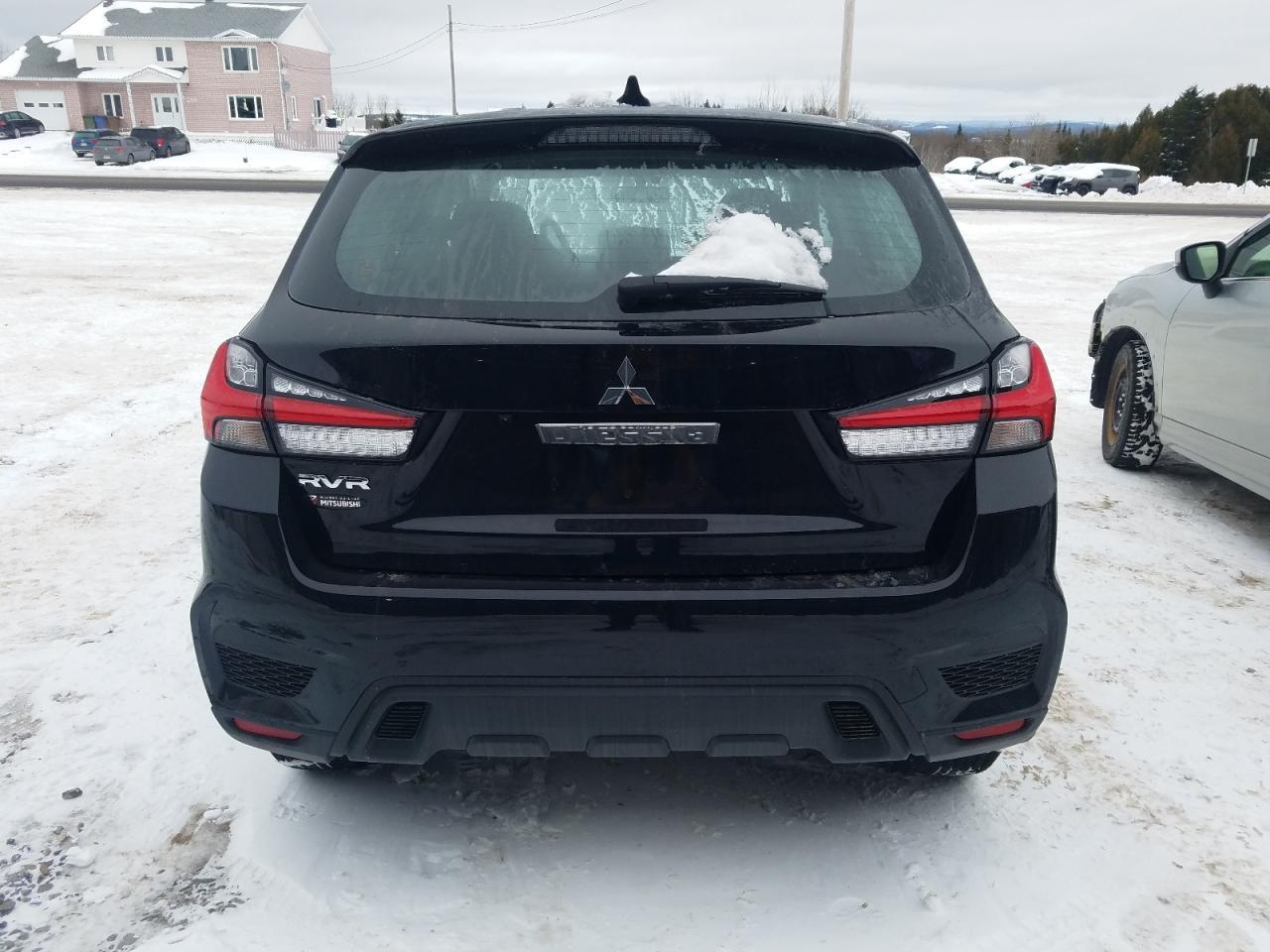2025 Mitsubishi Rvr es