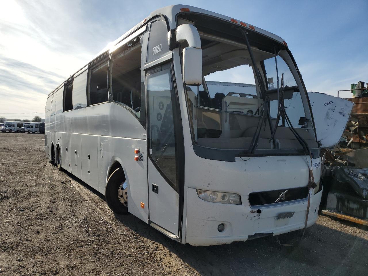 2017 Volv 9700