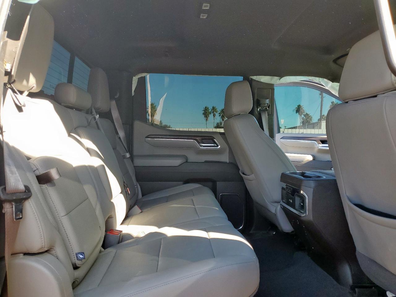 2024 GMC Sierra K1500 slt