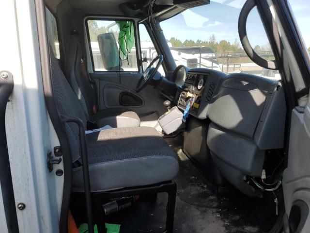 2005 International 4400 box Truck