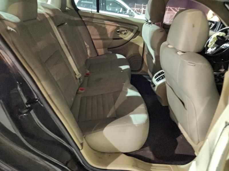 2013 Ford Taurus se