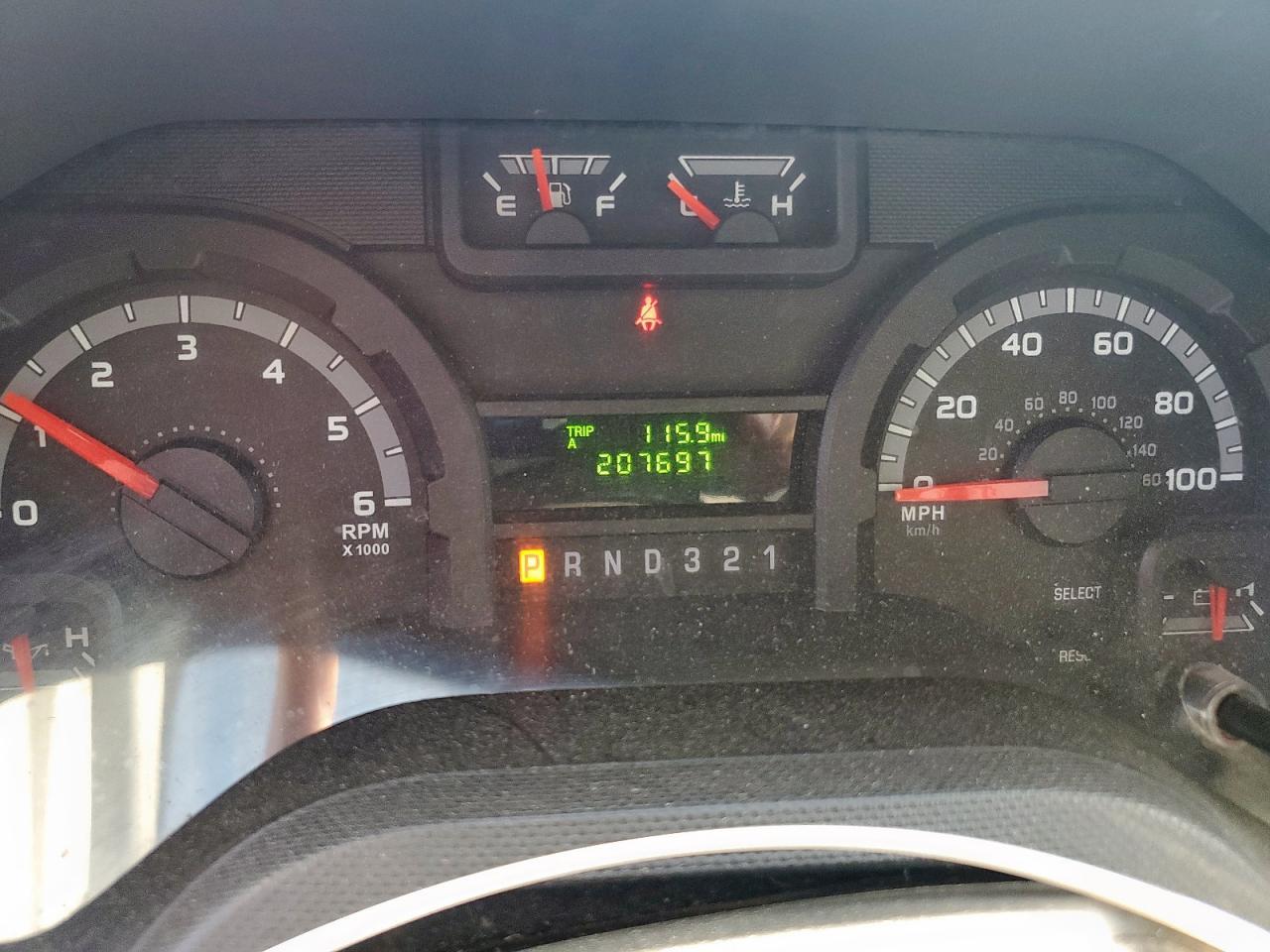 2013 Ford E350 BOX Truck