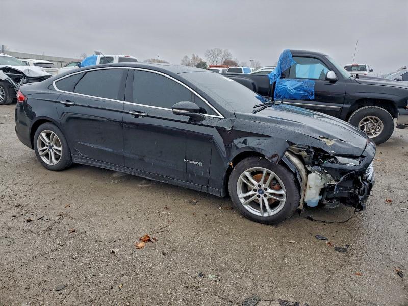 2016 Ford Fusion Titanium hev