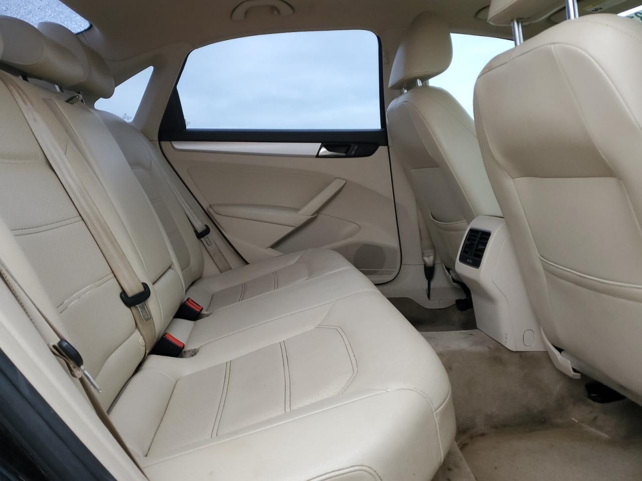 2013 Volkswagen Passat se