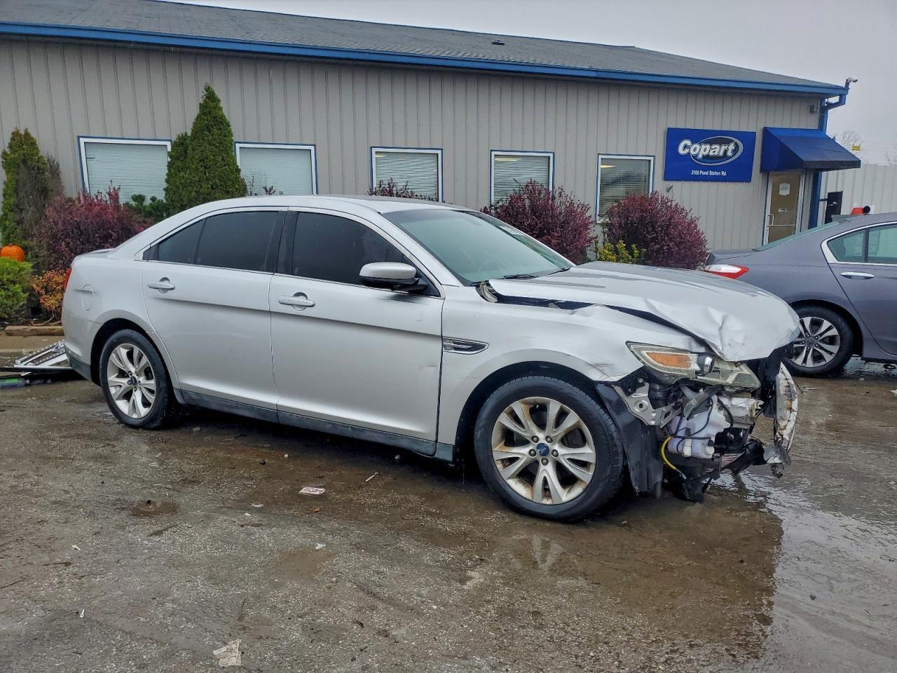 2010 Ford Taurus sel