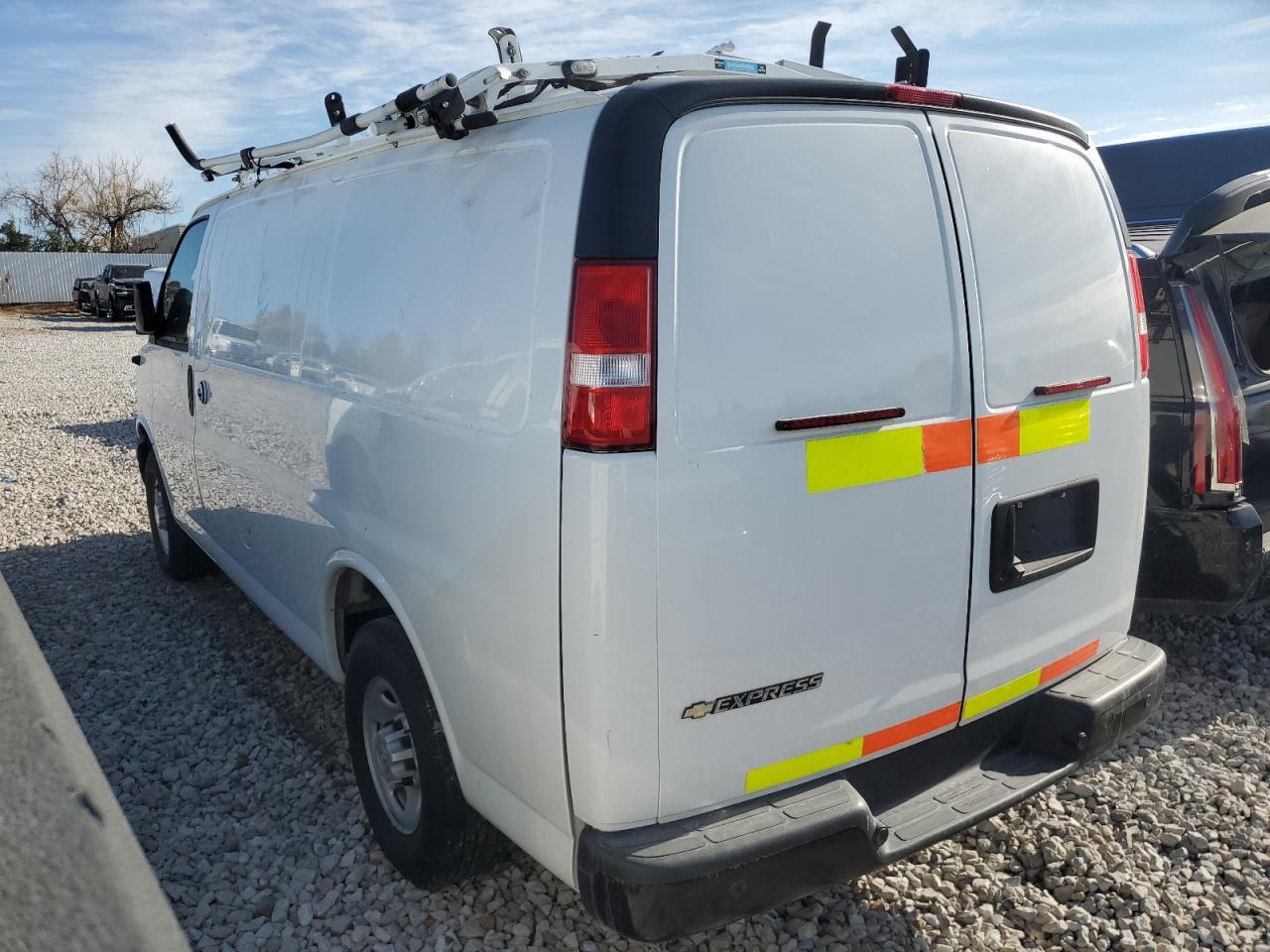 2022 Chevrolet Express G2500