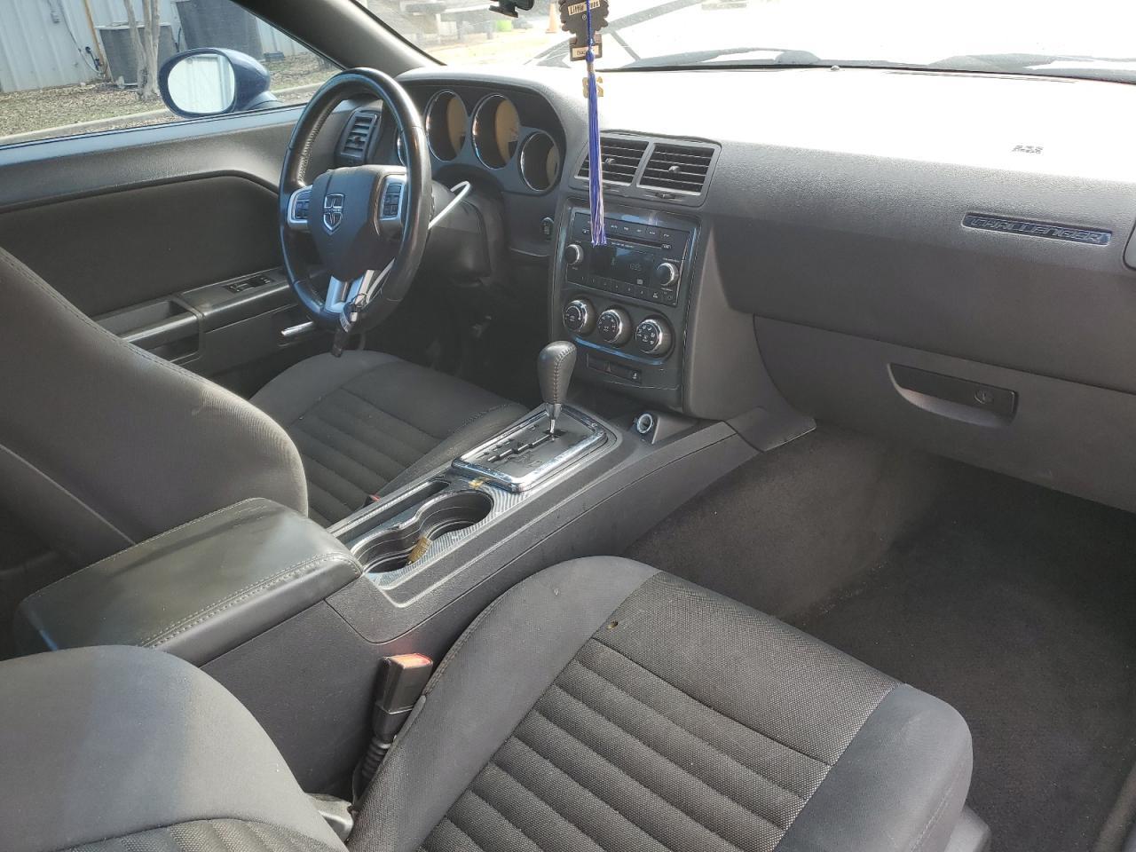 2014 Dodge Challenger sxt