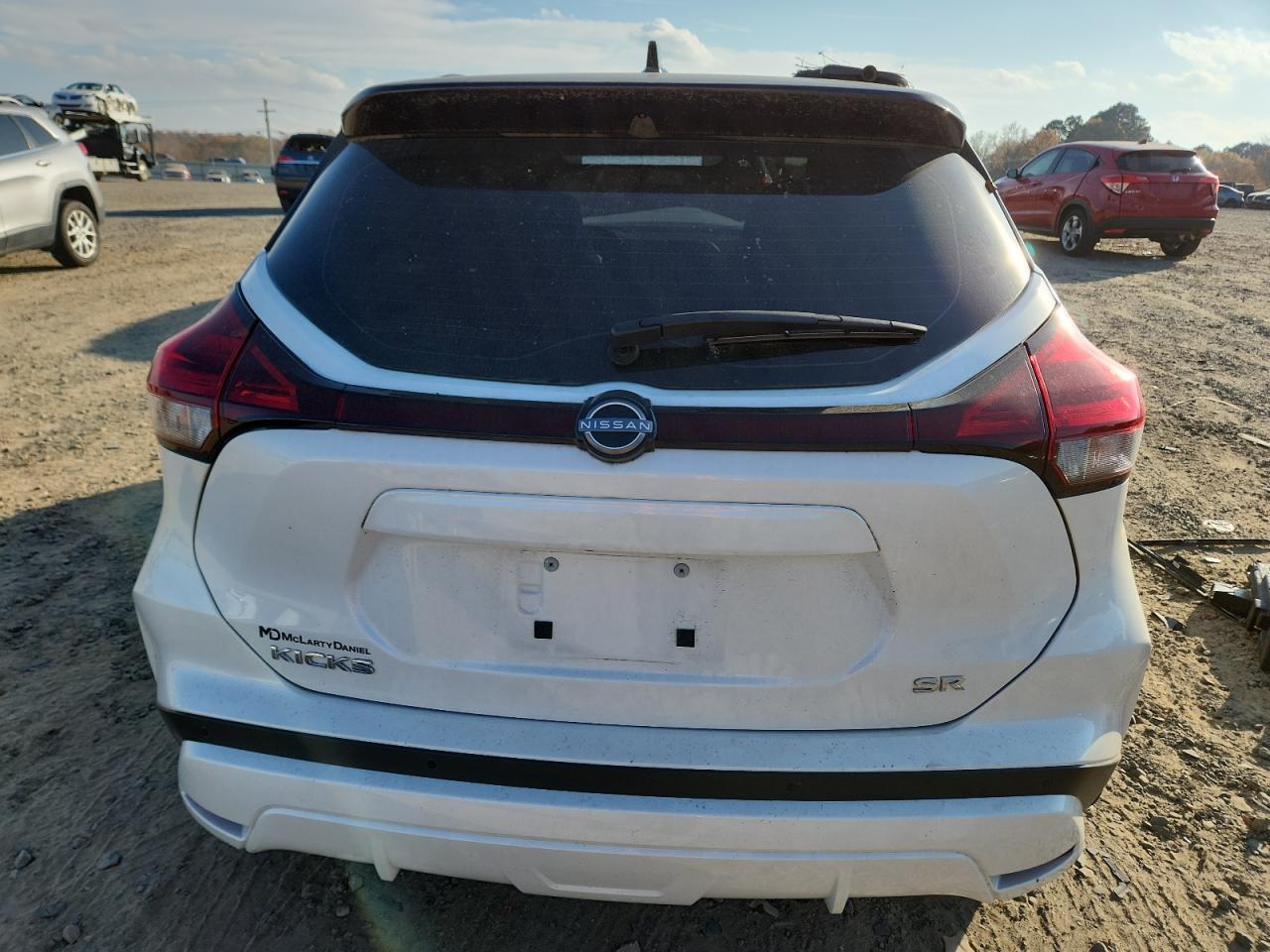 2024 Nissan Kicks sr